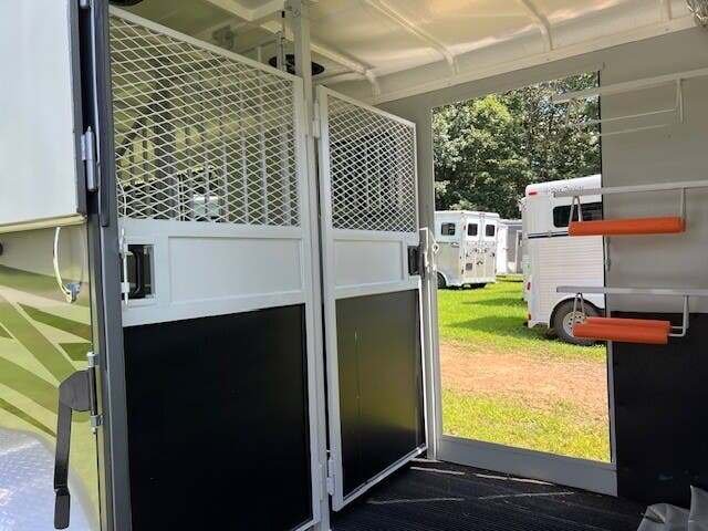 2023 Hawk 2H Gooseneck w/Side Ramp & Weekender Dress - Image 13