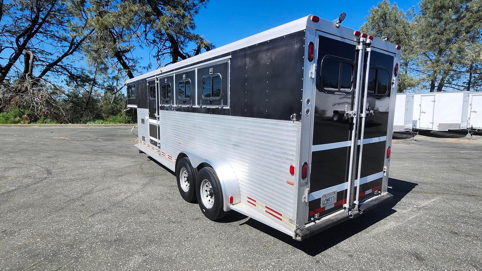 1997 Sundowner Trailers LQ 4H Conversion - Image 4