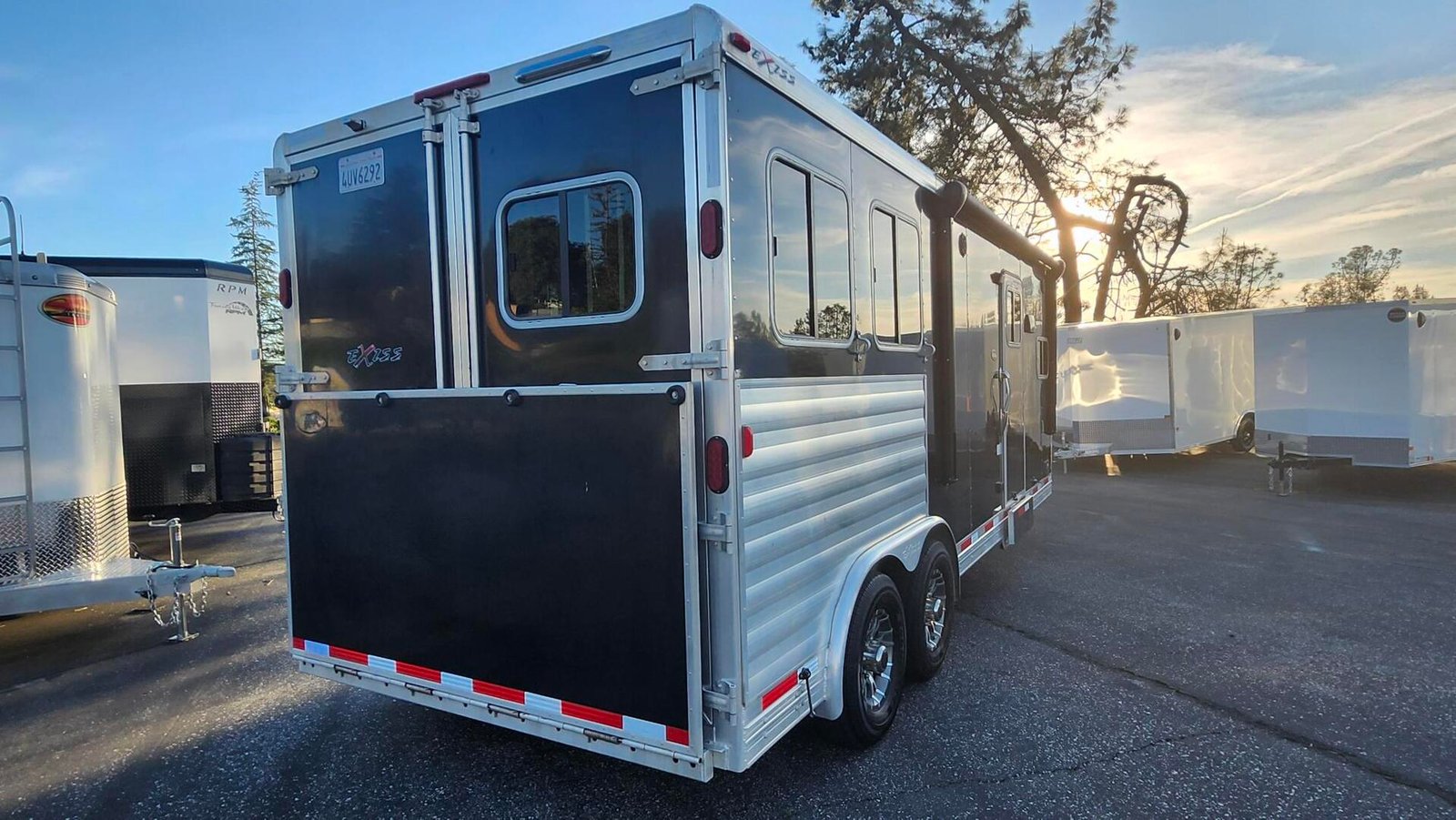 2017 Exiss Trailers LQ 2H ENDEAVOR 8210 - Image 4