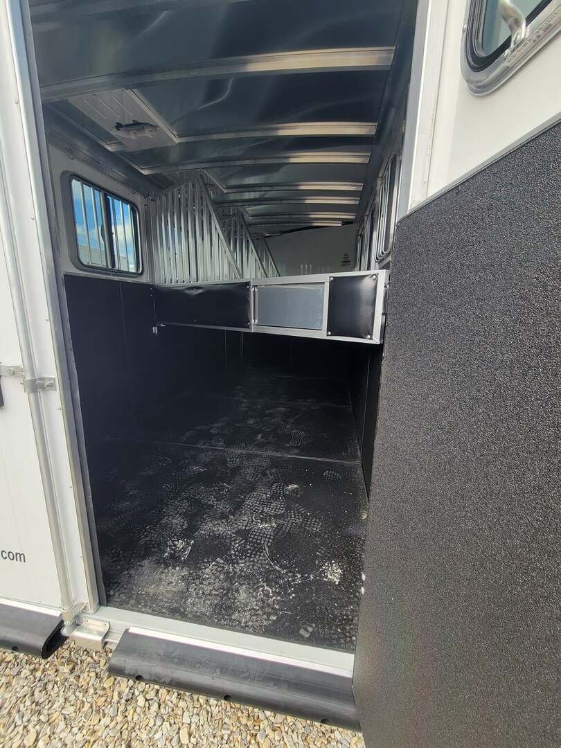 2023 Sundowner Trailers Super Sport SS4HGN - Image 8