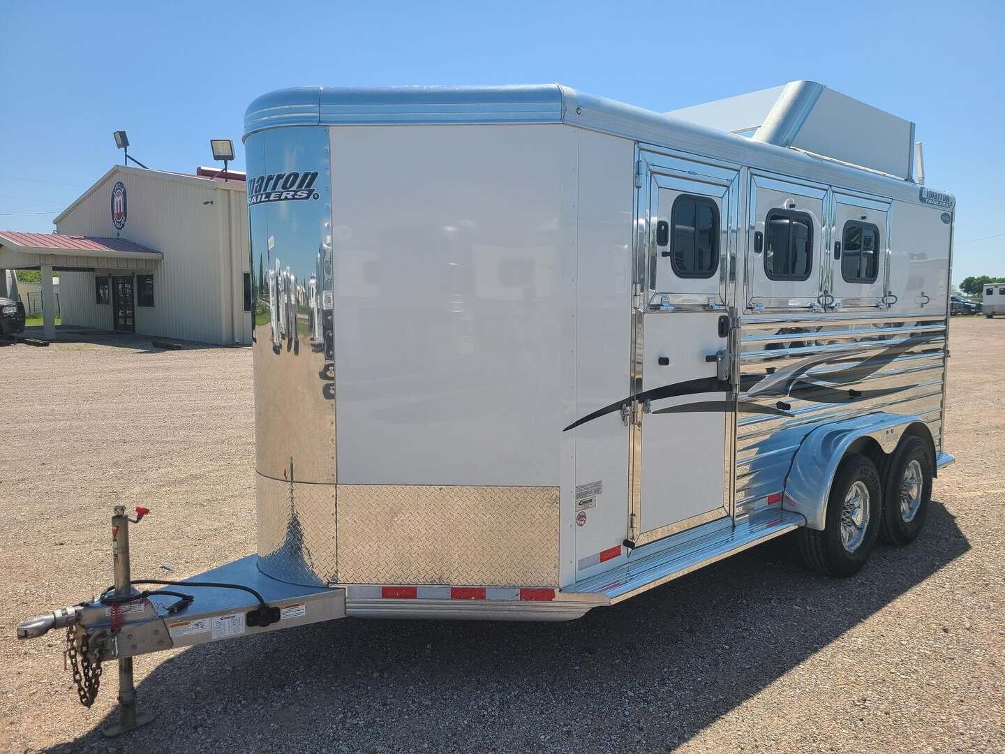 2022 Cimarron Norstar 3 Horse Bumper Pull Trailer - Image 3