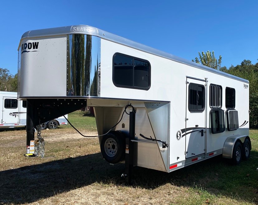2012 Lakota Charger 3 Horse Gooseneck Trailer