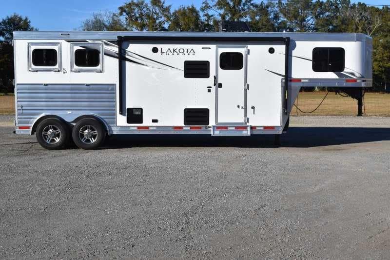2022 Lakota Charger 2 Horse LQ - Image 6