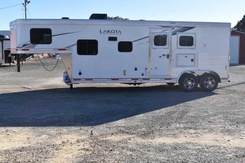 2022 Lakota Charger 2 Horse LQ - Image 5