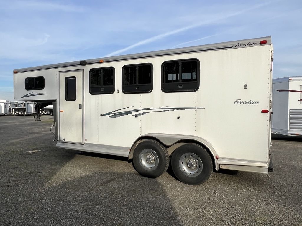 2006 SilverLite Freedom 3 Horse Gooseneck Trailer